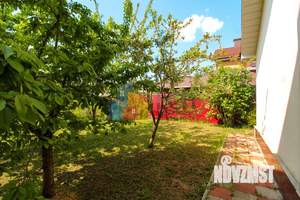 Дом 252м&sup2;, 2-этажный, участок 10 сот.  