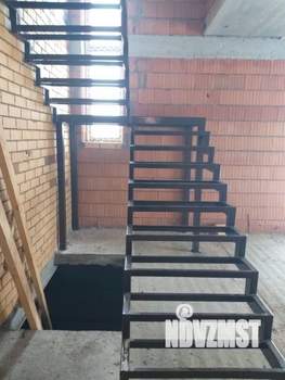 Коттедж 239м², 3-этажный, участок 10 сот.  