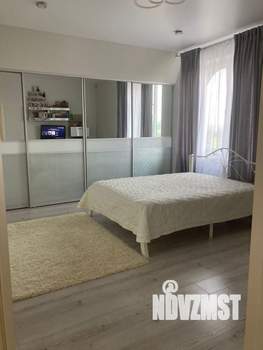 Коттедж 300м², 2-этажный, участок 10 сот.  
