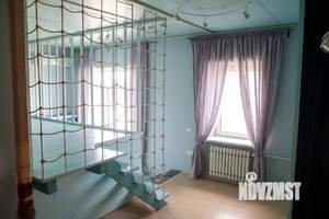 Дом 220м², 2-этажный, участок 5 сот.  