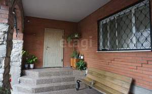 Дом 200м&sup2;, 2-этажный, участок 10 сот.  