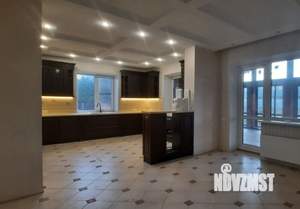 Дом 400м², 3-этажный, участок 10 сот.  
