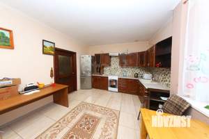 Дом 217м², 2-этажный, участок 10 сот.  