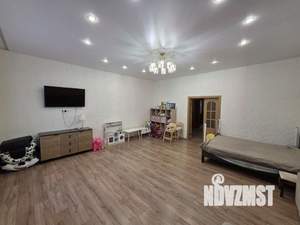 Коттедж 309м², 3-этажный, участок 6 сот.  