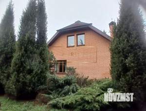 Дом 255м², 2-этажный, участок 15 сот.  