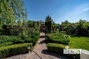 Дом 501м², 3-этажный, участок 13 сот.  