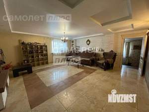 Дом 700м², 2-этажный, участок 30 сот.  