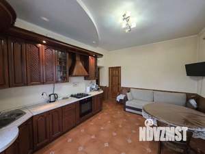 Коттедж 309м², 3-этажный, участок 6 сот.  