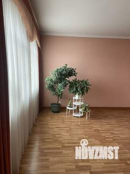 Коттедж 723м², 3-этажный, участок 20 сот.  