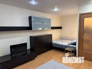 Студия квартира, посуточно, 39м2, 1/5 этаж