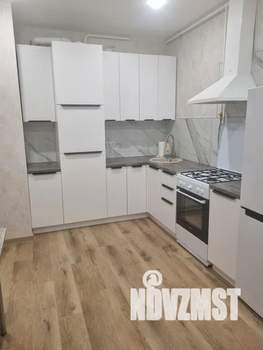 Студия квартира, посуточно, 38м2, 1/9 этаж