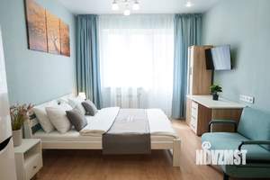 Студия квартира, посуточно, 35м2, 1/3 этаж