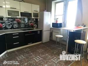 Студия квартира, посуточно, 42м2, 12/22 этаж