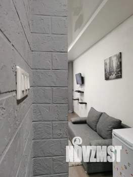 Студия квартира, посуточно, 30м2, 1/3 этаж