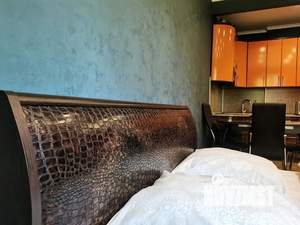 Студия квартира, посуточно, 30м2, 1/3 этаж