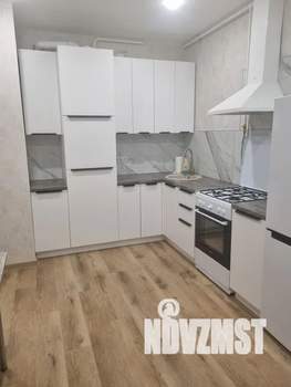 Студия квартира, посуточно, 38м2, 1/9 этаж