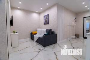 1-к квартира, посуточно, 38м2, 13/23 этаж