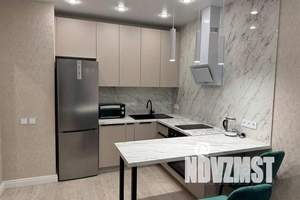 2-к квартира, посуточно, 42м2, 9/25 этаж