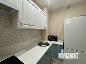 1-к квартира, посуточно, 44м2, 18/22 этаж