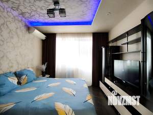 Студия квартира, посуточно, 41м2, 3/3 этаж