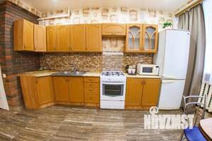 1-к квартира, посуточно, 47м2, 1/1 этаж