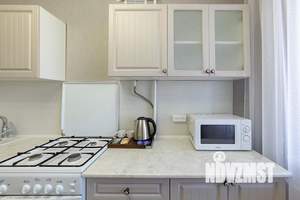 1-к квартира, посуточно, 38м2, 2/9 этаж