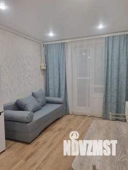 Студия квартира, посуточно, 38м2, 1/9 этаж