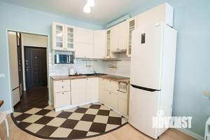 Студия квартира, посуточно, 35м2, 1/3 этаж