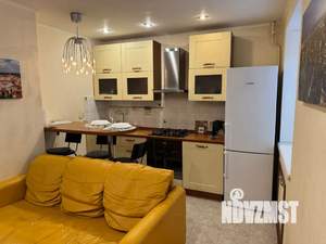 Студия квартира, посуточно, 39м2, 1/5 этаж
