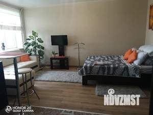 Студия квартира, посуточно, 42м2, 12/22 этаж