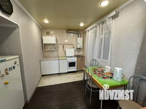 Студия квартира, посуточно, 32м2, 3/3 этаж