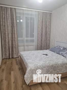 Студия квартира, посуточно, 38м2, 1/9 этаж