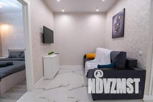 1-к квартира, посуточно, 38м2, 13/23 этаж