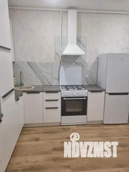 Студия квартира, посуточно, 38м2, 1/9 этаж