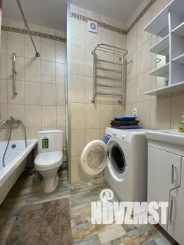 Студия квартира, посуточно, 35м2, 1/8 этаж