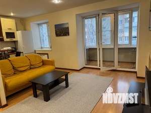 Студия квартира, посуточно, 39м2, 1/5 этаж