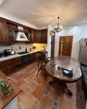 3-к квартира, вторичка, 111м2, 1/9 этаж