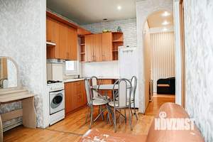 3-к квартира, вторичка, 60м2, 1/1 этаж