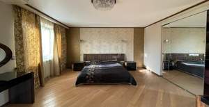 4-к квартира, вторичка, 130м2, 6/9 этаж