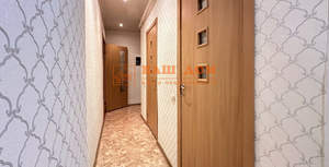 2-к квартира, вторичка, 43м2, 1/4 этаж