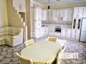 2-к квартира, вторичка, 72м2, 1/7 этаж