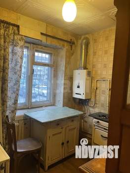 2-к квартира, вторичка, 44м2, 1/4 этаж