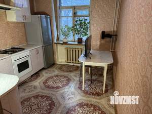 2-к квартира, вторичка, 52м2, 1/4 этаж