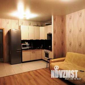 2-к квартира, вторичка, 57м2, 1/3 этаж